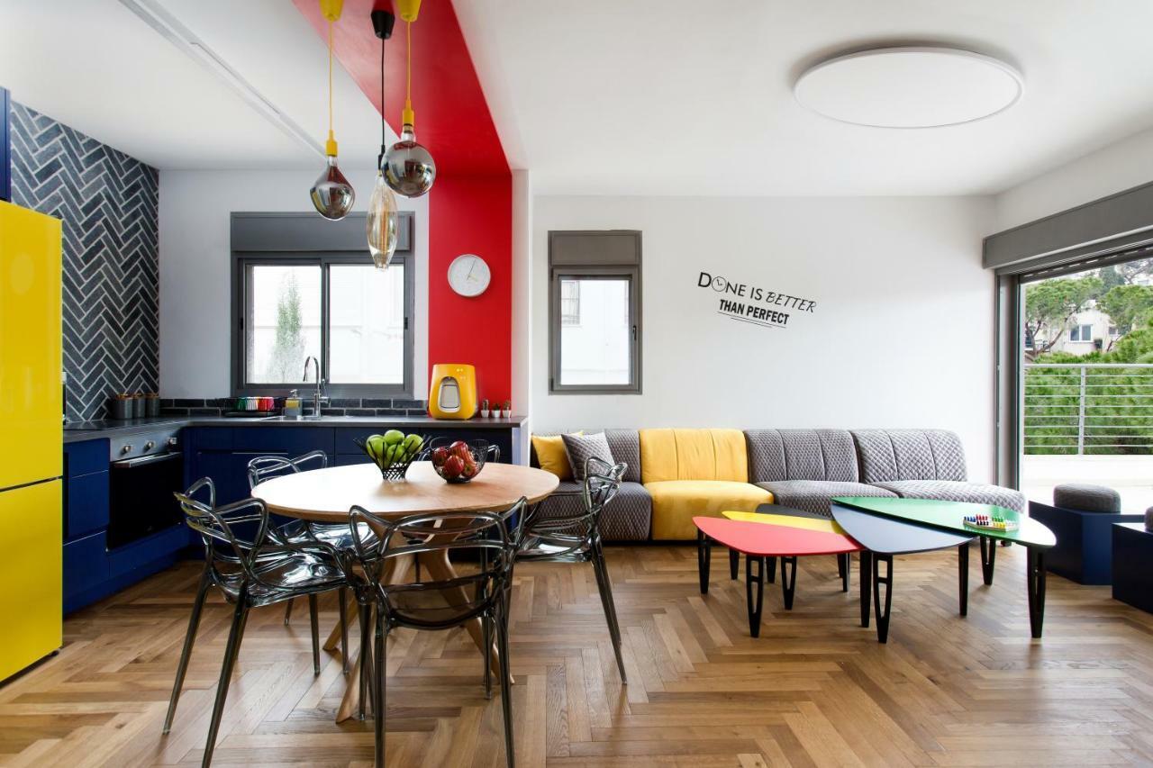 Colorful Bnb Apartment Haifa Exteriör bild